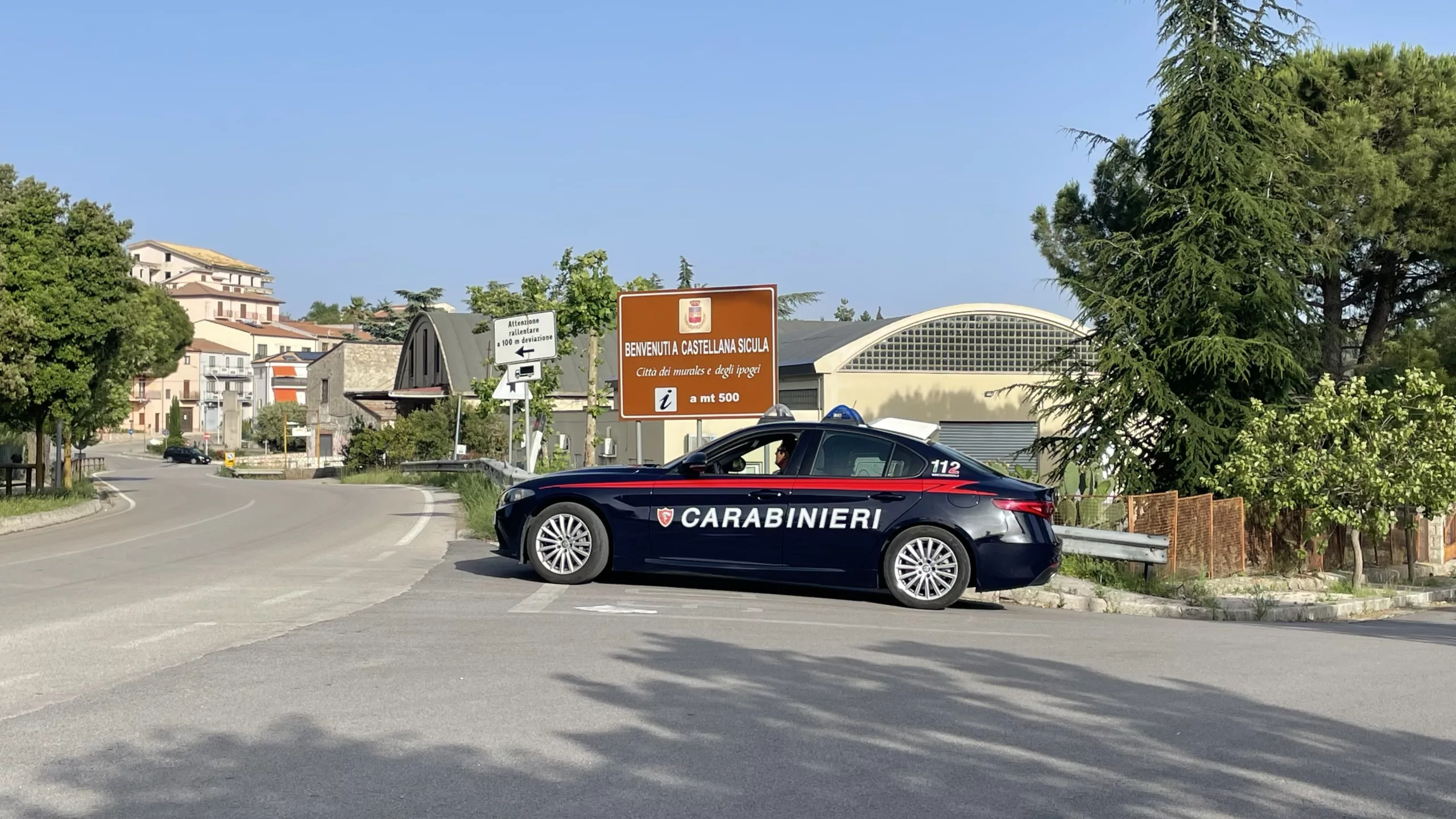 Due arresti a Castellana Sicula per coltivazione di canapa: Sequestrati 130 piante e 400 grammi di marijuana